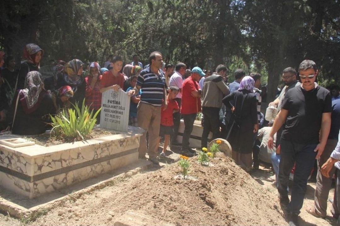Fırat Nehri&rsquo;nde Boğulan Kuzenler Yan Yana Defnedildi