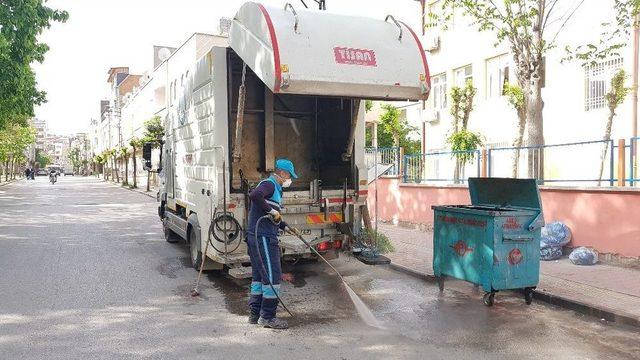 Şahinbey’de Çöp Konteynerleri Temizleniyor