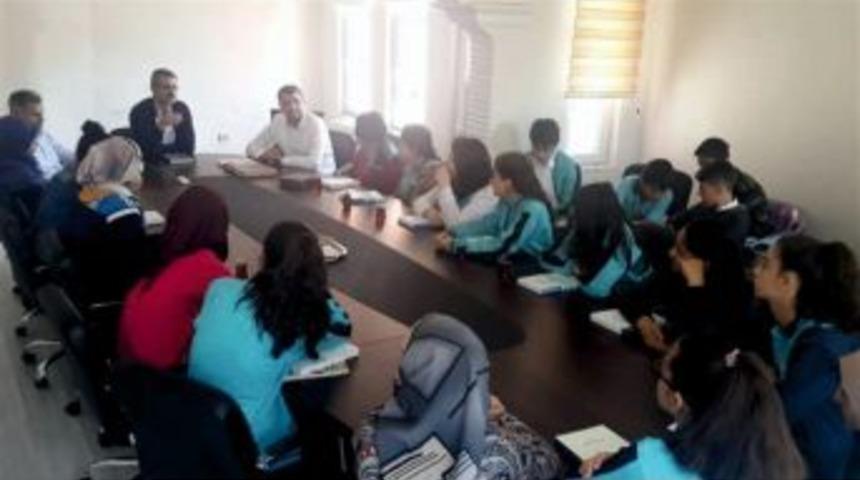 &Ouml;ğrenciler İl&ccedil;e M&uuml;ft&uuml;s&uuml; &Ccedil;evik İle Bir Araya Geldi