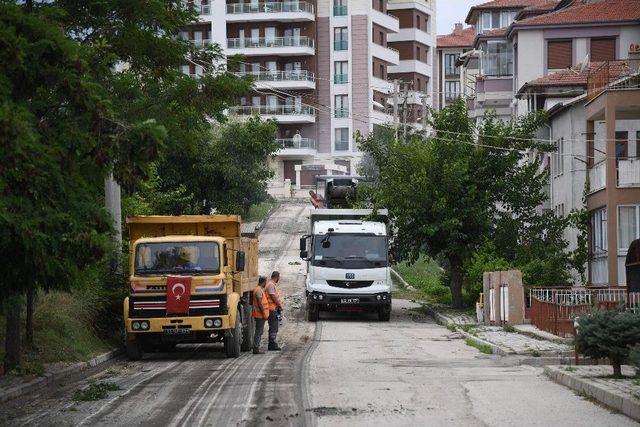 Isparta Belediyesi’nden 2 Mahallede Eş Zamanlı Alt Ve Üst Yapı Çalışması