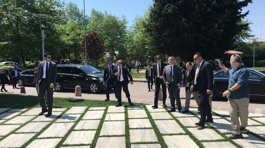 Abdullah G&uuml;l: "yarın Ne D&uuml;ş&uuml;nd&uuml;ğ&uuml;m&uuml; A&ccedil;ıklayacağım"