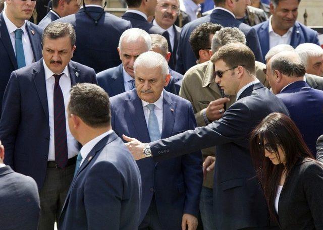 Başbakan Yıldırım Cuma Namazını Hisarcıklıoğlu Beştepe Camii’nde Kıldı