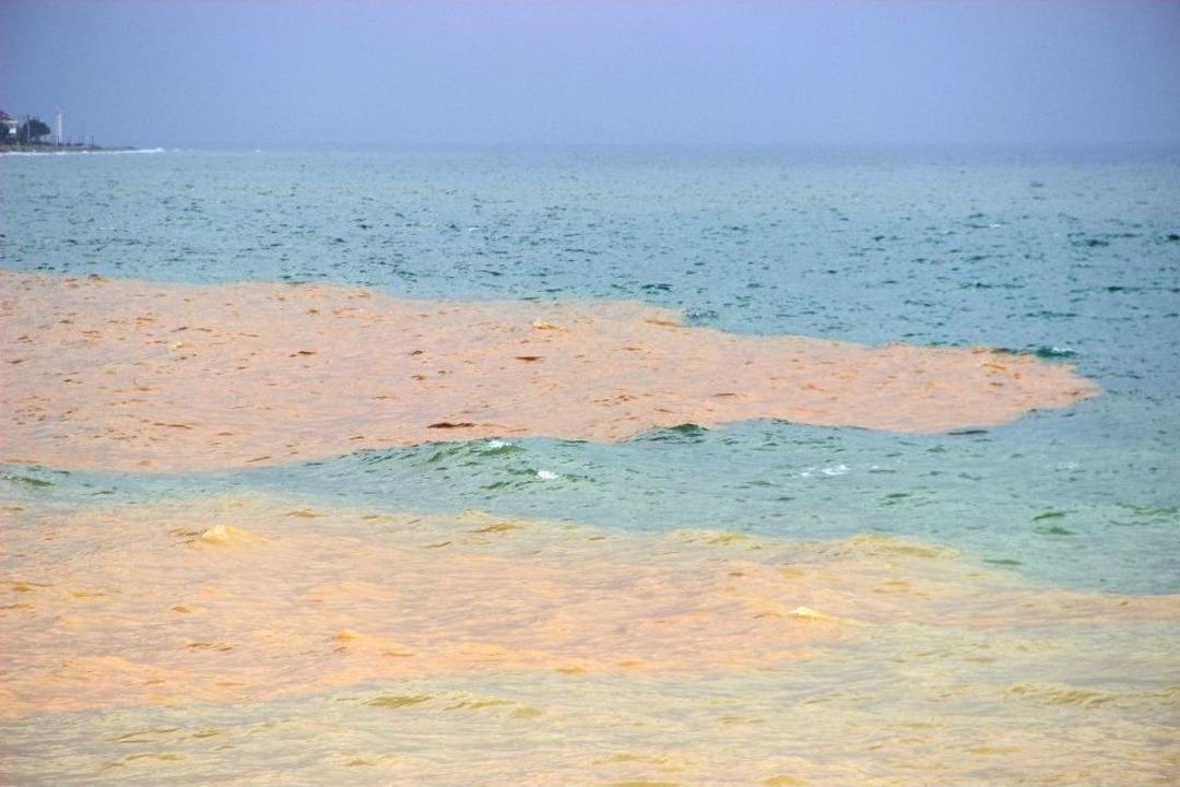 Deniz İki Renge B&uuml;r&uuml;nd&uuml;