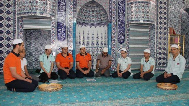 Hatay’da Öğrencilerden 439 Şehidin Ruhuna 439 Hatmi Şerif