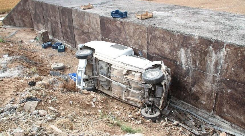 Aracıyla Menfeze D&uuml;şen S&uuml;r&uuml;c&uuml; 6 Saat Sonra Kurtarıldı