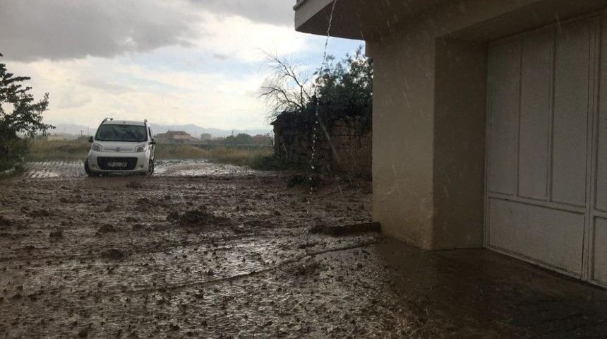 Kaymaklı&rsquo;yı Sel Vurdu