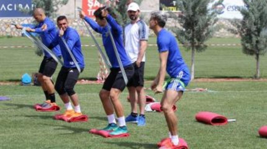 Evkur Yeni Malatyaspor, T. M. Akhisarspor Ma&ccedil;ının Taktiğini &Ccedil;alıştı