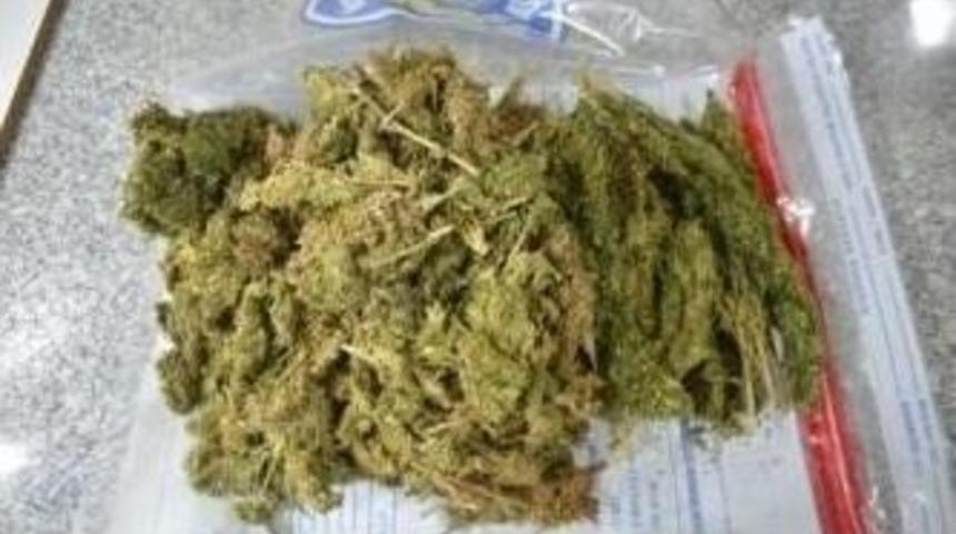 Uyuşturucu Ticareti Yapan 4 Kişi Tutuklandı