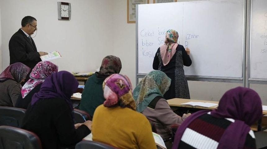 Buca&rsquo;da Ge&ccedil; Gelen &Ouml;ğrencilik