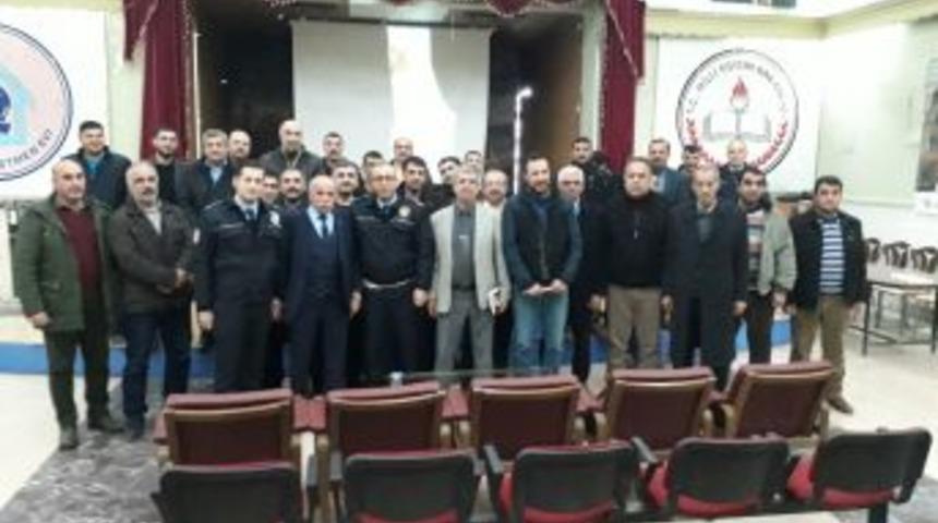 Emniyetten Okul Servis Şoförlerine Seminer