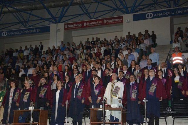 İktisadi Ve İdari Bilimler Fakültesi’nde Mezuniyet Günü