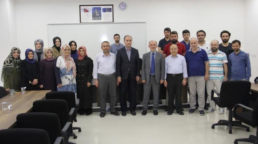 D&uuml;nden Bug&uuml;ne İlahiyat Geleneği Sa&uuml;&rsquo;de Konuşuldu
