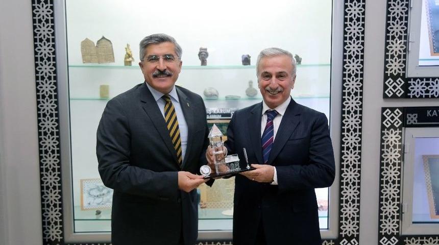 K&uuml;lt&uuml;r Ve Turizm Bakan Yardımcısı Yayman&rsquo;dan Vali Kam&ccedil;ı&rsquo;ya Ziyaret