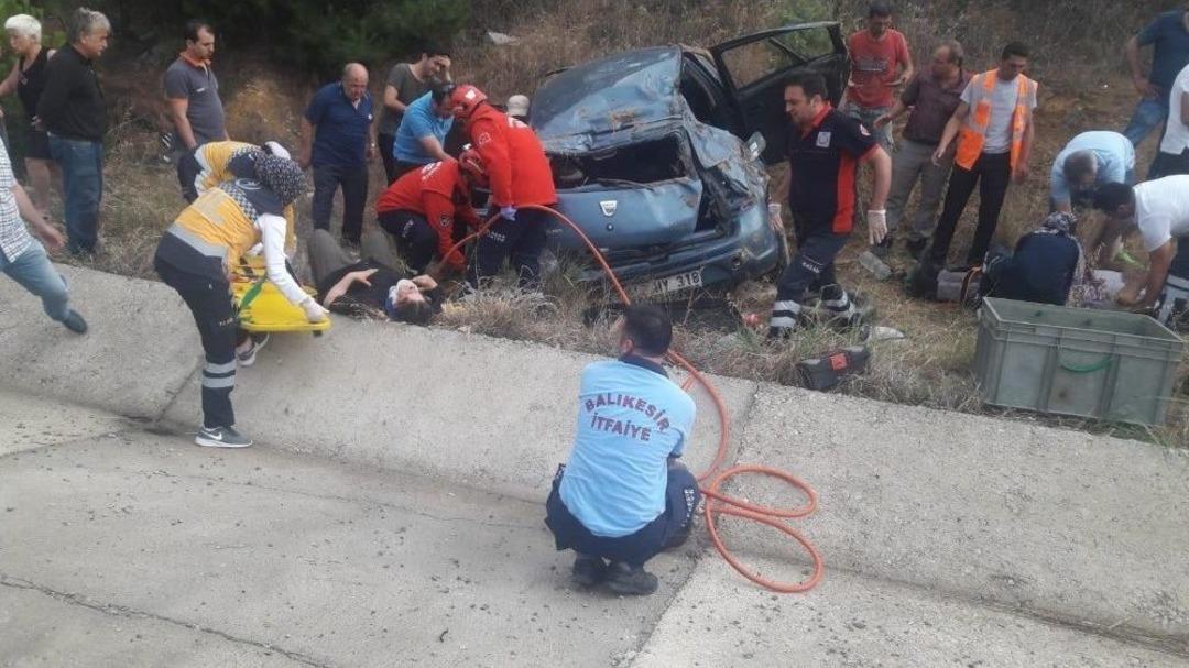 Yağmurda Kayan Otomobil Takla Attı: 5 Yaralı