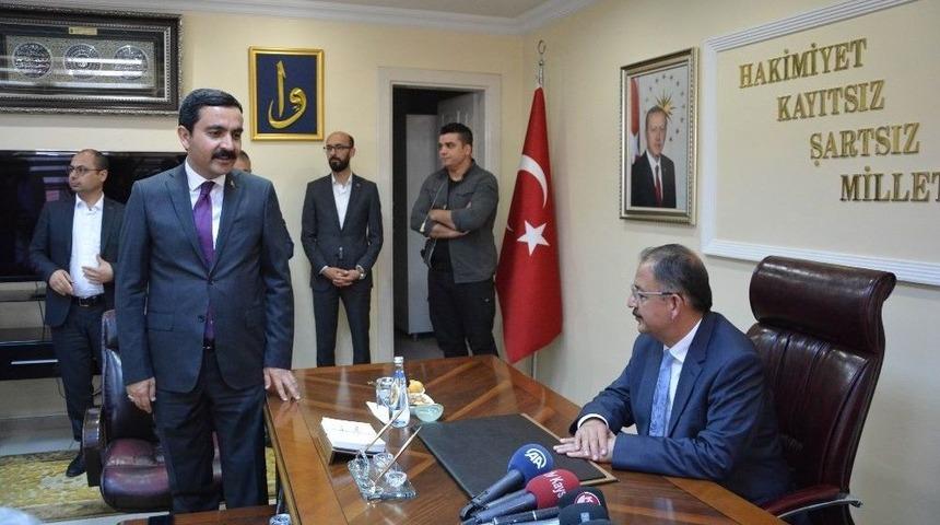 Bakan &Ouml;zhaseki: &ldquo;devletin G&ouml;nderdiği Paraları &Ccedil;alıp Kandil&rsquo;e G&ouml;ndermeye &Ccedil;alışan Ahlaksızlar Var&rdquo;