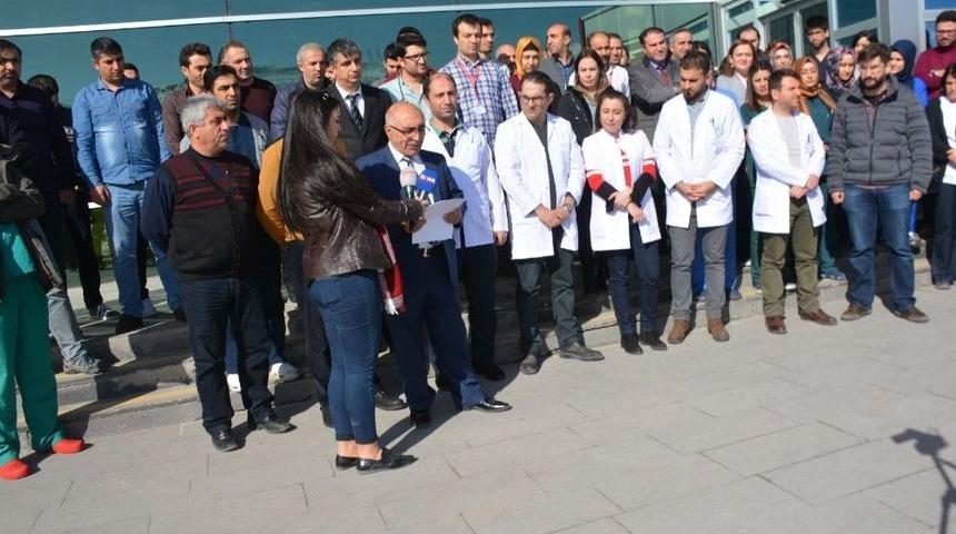 Tatvan&rsquo;da Bir Doktor Darp Edildi