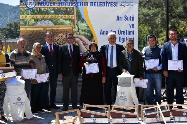 Arıcılar Belgelerini Başkan Gürün’den Aldı