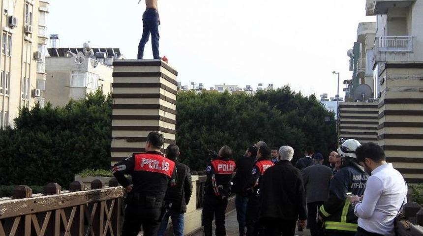 Antalya&rsquo;da &Uuml;st Ge&ccedil;itte Benzinli İntihar Girişimi