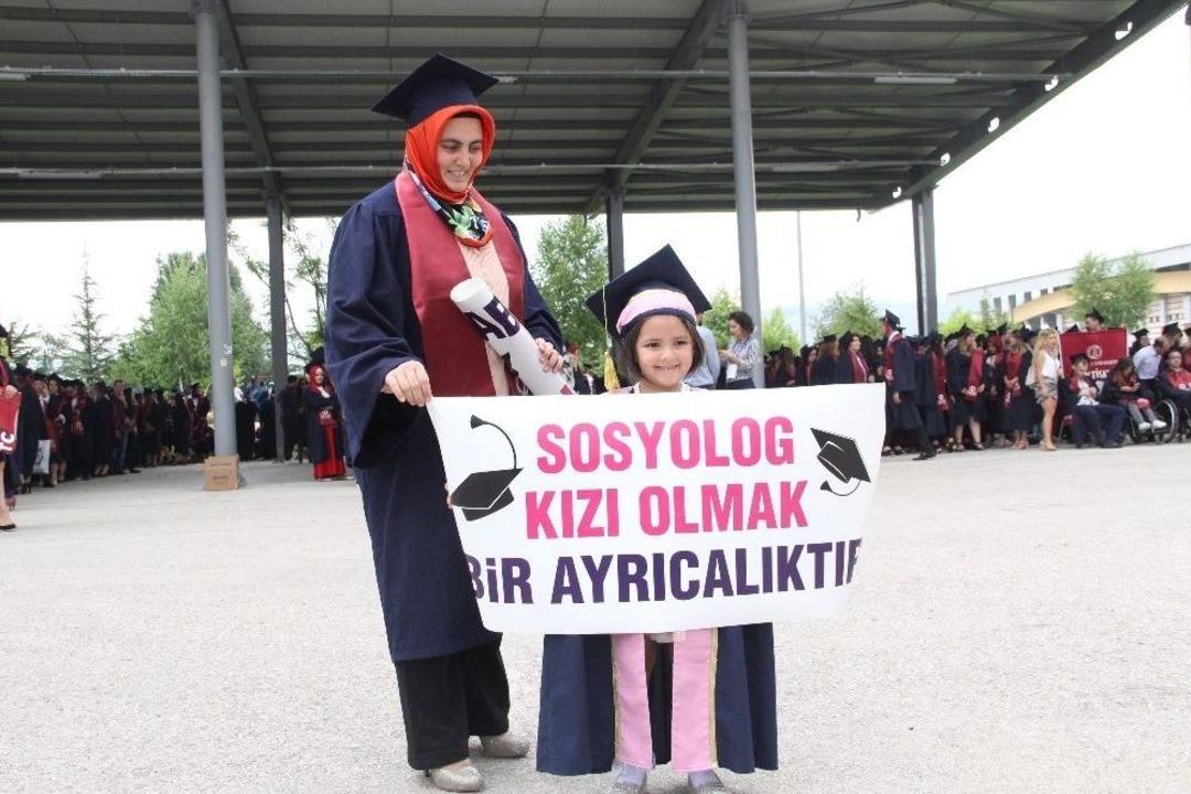 A&ccedil;ık&ouml;ğretim Sistemi Mezunlarını Uğurladı