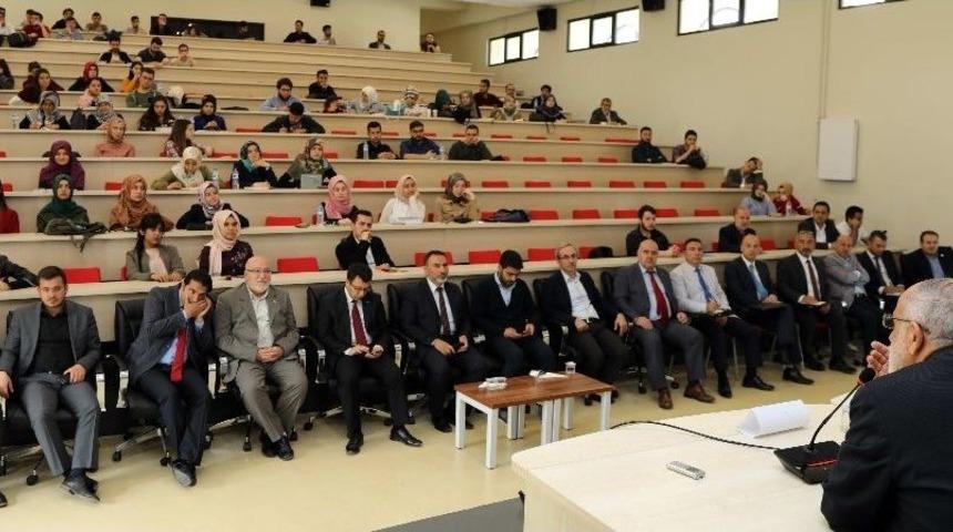 Yazar &Ouml;zel&rsquo;den Para Ulus Ve Roman Konferansı