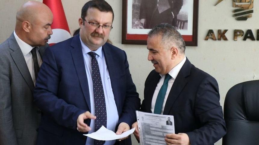 Efsane Takımı S&uuml;per Lig&rsquo;e &Ccedil;ıkartmak İ&ccedil;in Ak Parti&rsquo;den Milletvekili Aday Adayı Oldu