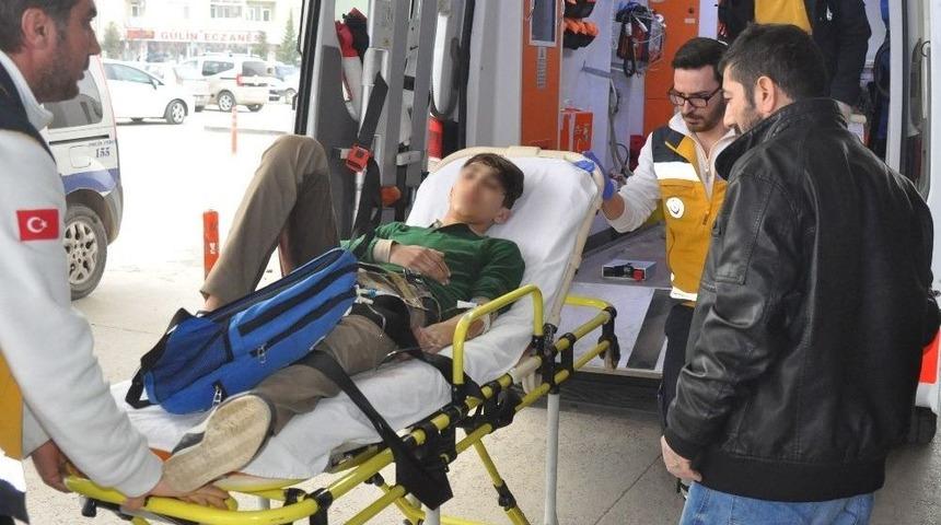 Lise &Ouml;ğrencisini Bı&ccedil;aklayıp Tarlaya Attılar