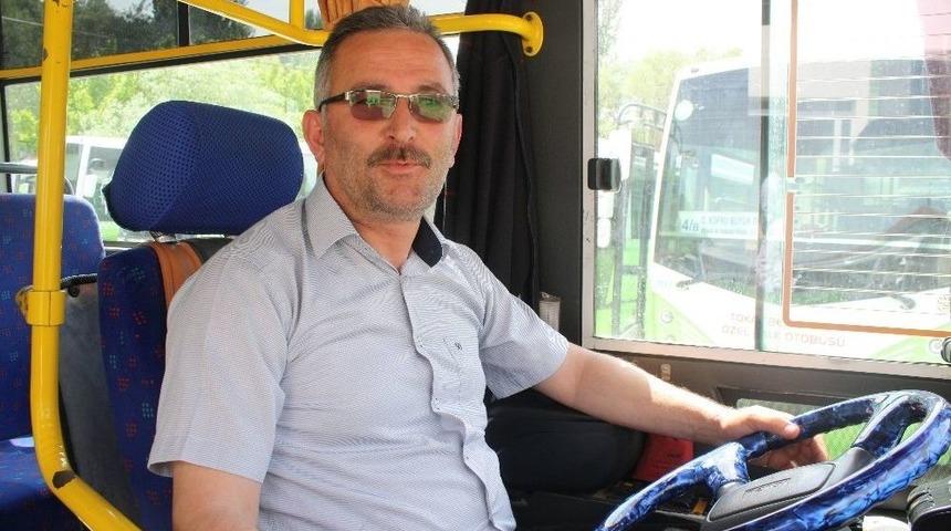 Şehit Ailesine Minib&uuml;s Şof&ouml;r&uuml;nden &Ouml;rnek Davranış