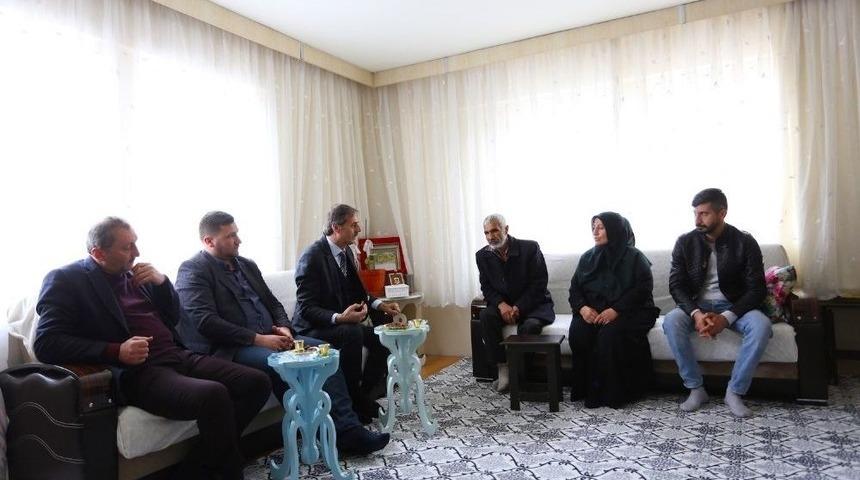 Başkan Alemdar&rsquo;dan Şehit Ailesine Ziyaret