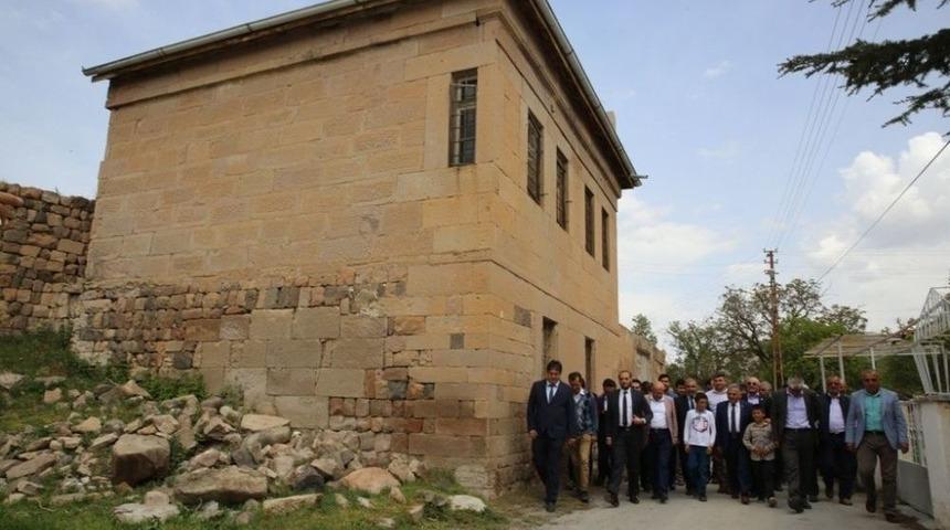 Başkan B&uuml;y&uuml;kkılı&ccedil;, Vatandaşlara Yapılacak &Ccedil;alışmalar Hakkında Bilgi Verdi