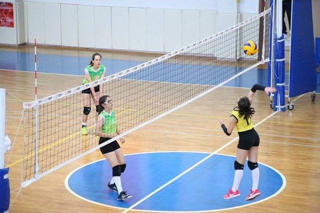 Okullararası Yıldız Kız-erkek Voleybol Yarı Final Şampiyonası