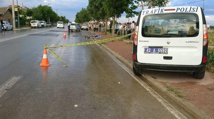 &Ccedil;&ouml;p Atmak İ&ccedil;in Yolun Karşısına Ge&ccedil;en Yaşlı Adam Otomobilin &Ccedil;arpması Sonucu &Ouml;ld&uuml;