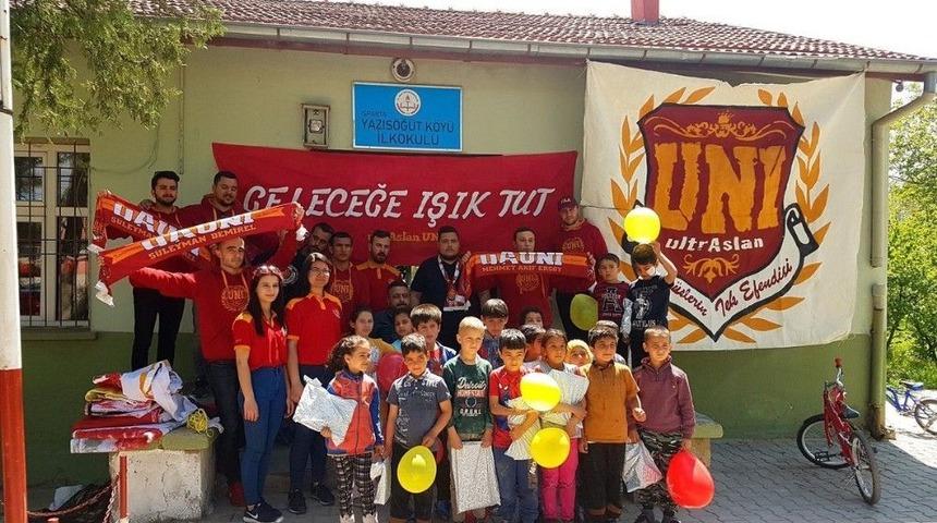 Ultraslan Unı&rsquo;den Şehit Ve Gaziler İ&ccedil;in K&uuml;t&uuml;phane