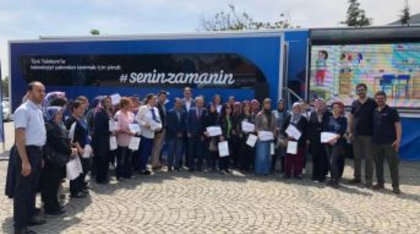 T&uuml;rk Telekom Teknoloji Seferberliği Projesi Akşehirli Kadınlarla Buluştu