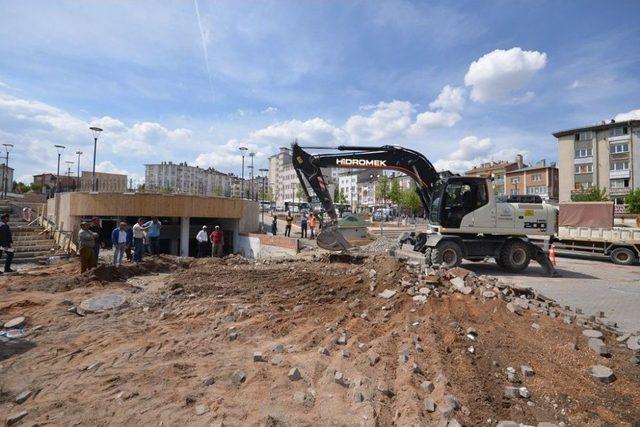 Ali Ağa Cami Sokak’ta Yenileme Çalışması