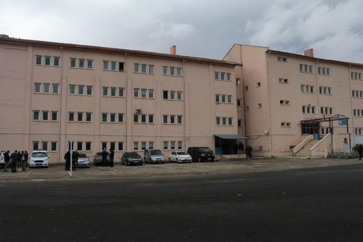 Şehit Başkomiser Adına Z K&uuml;t&uuml;phane A&ccedil;ıldı