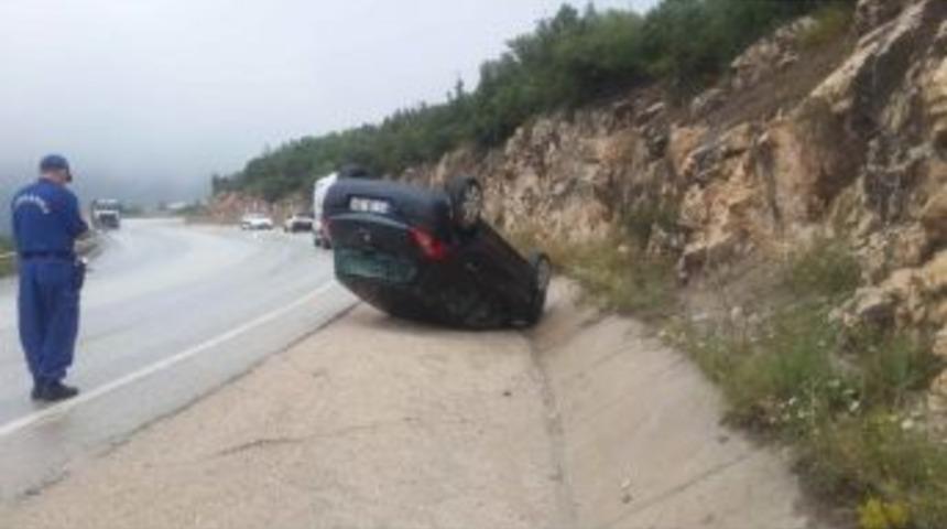 Bilecik&rsquo;te Otomobil Takla Attı: 5 Yaralı