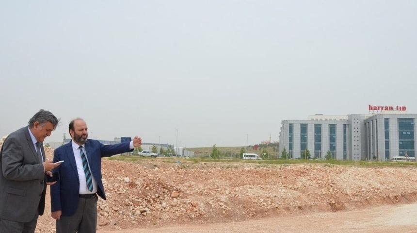 Rektör Taşaltın Ve Müftü Açık Harran Tıp’taki Cami Yerini İnceledi