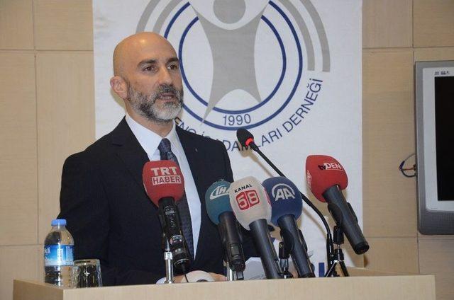 Bakan &Ouml;zl&uuml;: &ldquo;100 Yerli Otomobilden 80&rsquo;ini İhra&ccedil; Ediyoruz&rdquo; 1