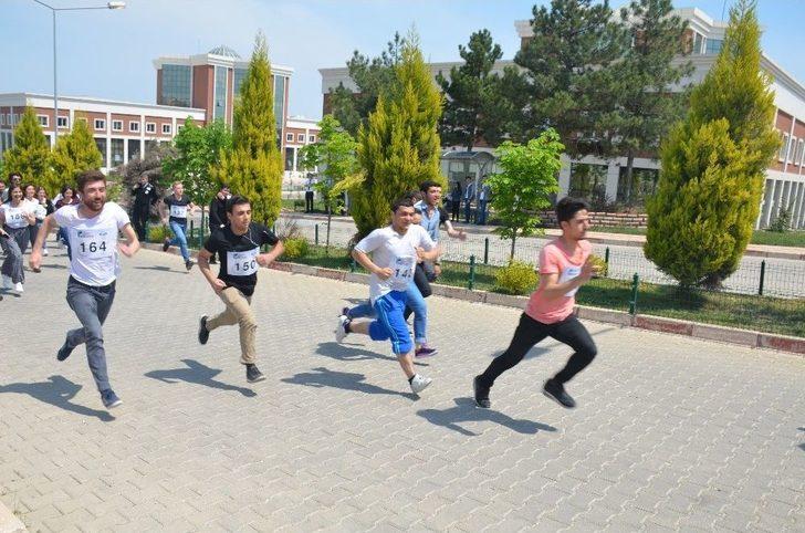 Üniversite Öğrencileri Omurilik Felcine Dikkat Çekmek İçin Koştu G1