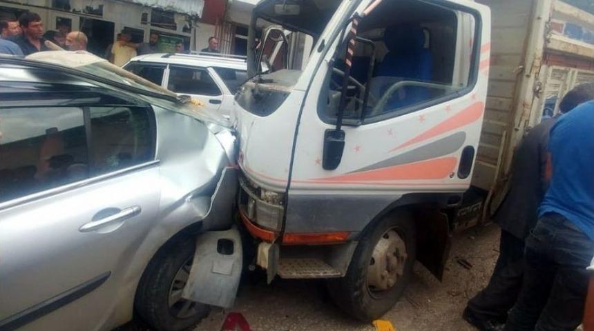 D&uuml;ğ&uuml;n Konvoyu Faciadan D&ouml;nd&uuml;: 11 Yaralı