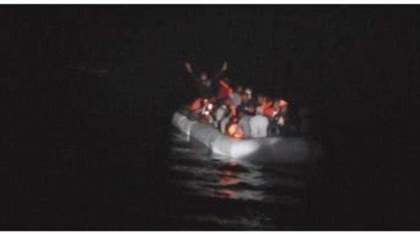 Kuşadası K&ouml;rfezi&rsquo;nde 38 Ka&ccedil;ak G&ouml;&ccedil;men Yakalandı