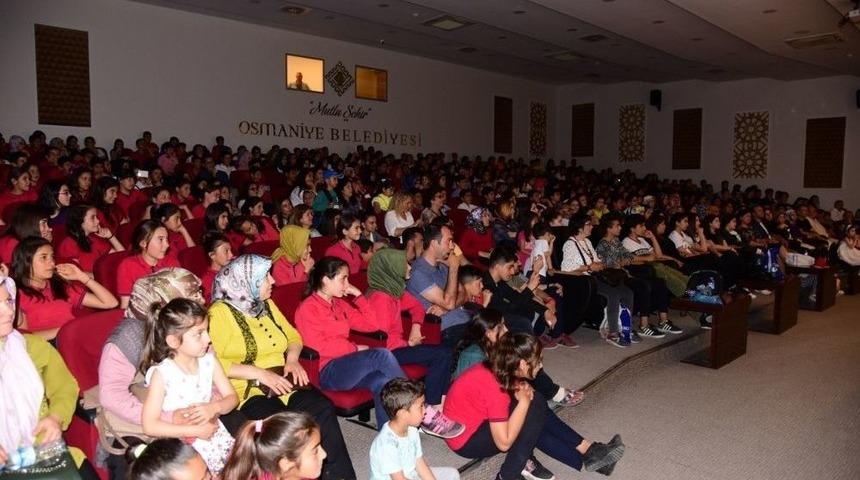 Obem Uygulamalı Tiyatro Ve Drama Kursiyerlerinden G&ouml;steri