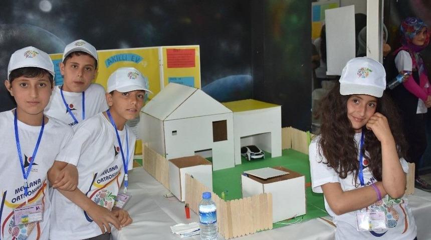 Gen&ccedil;&rsquo;te T&uuml;bitak-4006 Bilim Fuarı