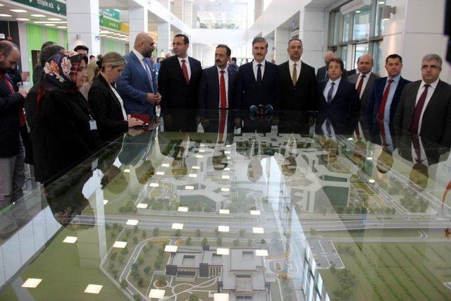 Şehir Hastanesi’nde Açılış Öncesi Son İncelemeler Yapılıyor