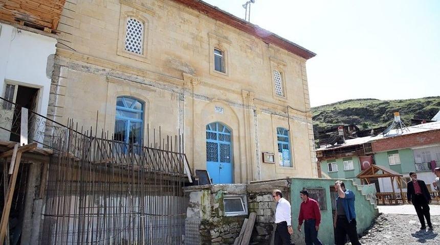 Vali Pehlivan &Ccedil;amlıkoz K&ouml;y&uuml;&rsquo;n&uuml; Ziyaret Etti