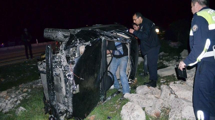 Ara&ccedil;tan Fırlayan S&uuml;r&uuml;c&uuml; Kazada Yaşamını Yitirdi