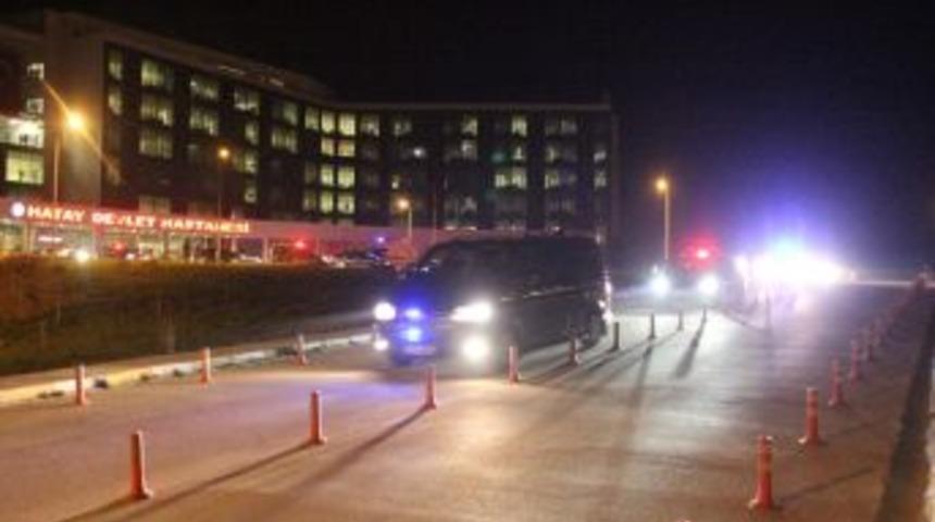 Sağlık Bakanı Demircan, Hatay Devlet Hastanesinde Yaralıları Ziyaret Etti