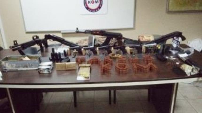 Duvarın İ&ccedil;inden Cephanelik &Ccedil;ıktı