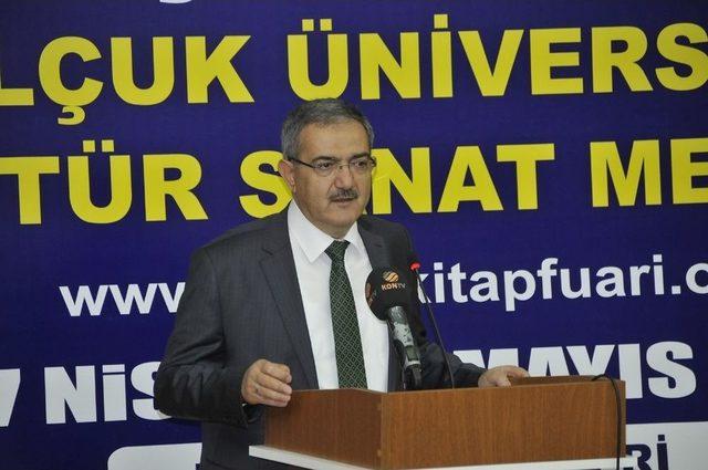 Selçuk Üniversitesi Kitap Fuarı Açıldı