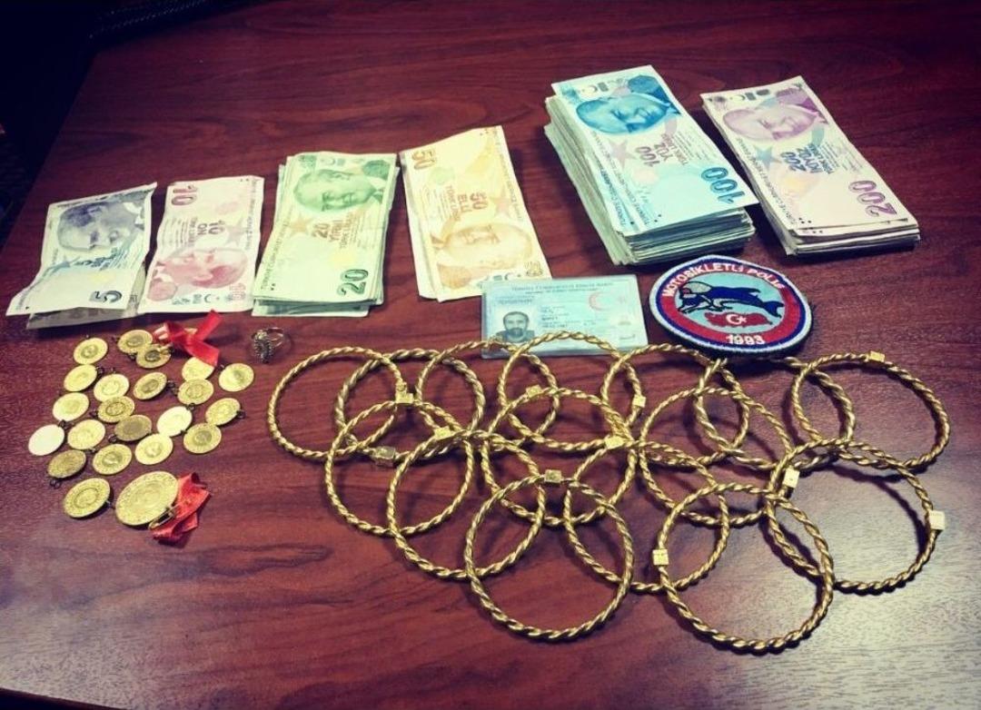 &Ouml;nce Yaşlı Kadını Sonra Arkadaşlarını Dolandıran Sahte Savcı Polisten Ka&ccedil;amadı